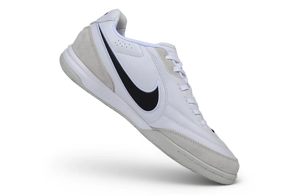 Chuteira Nike Tiempo Street Gato IC - Branco