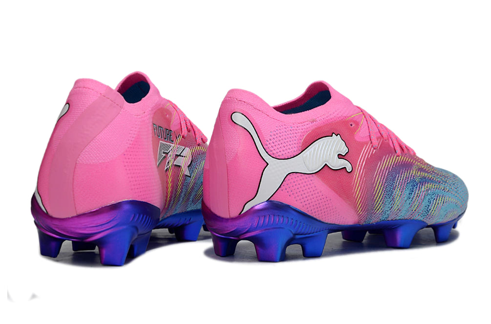 Chuteira Puma Future 8 Ultimate Low Campo FG - Rosa/Azul