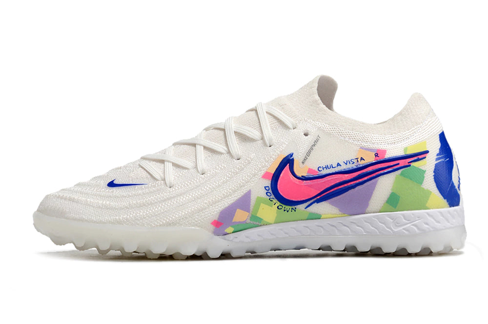 Chuteira Nike Phantom GX 2 Elite Society TF - Branco/Rosa