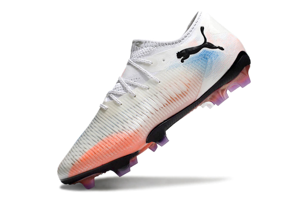 Chuteira Puma Future 8 Ultimate Low Campo FG - Branco/Preto/Rosa/Azul