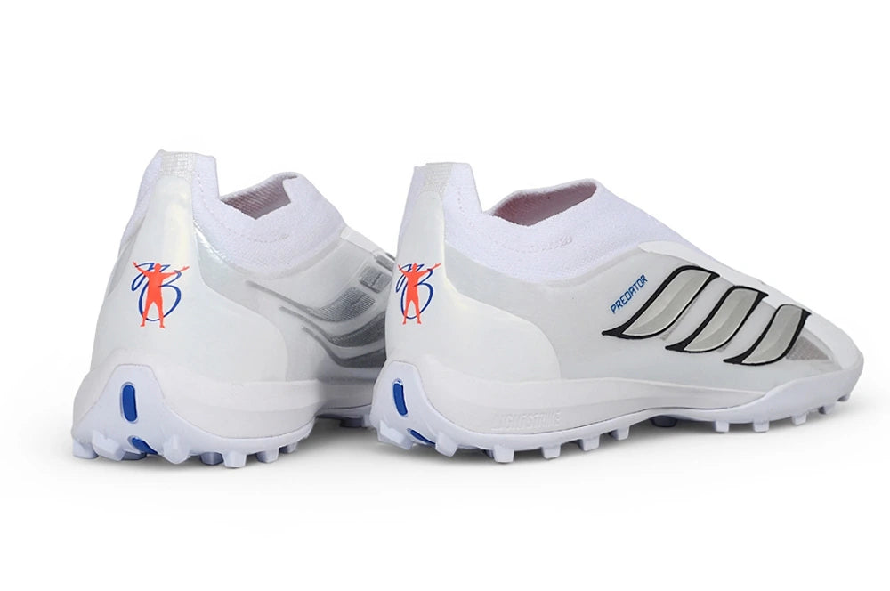 Chuteira Adidas Predator 26 Laceless TF - Branco