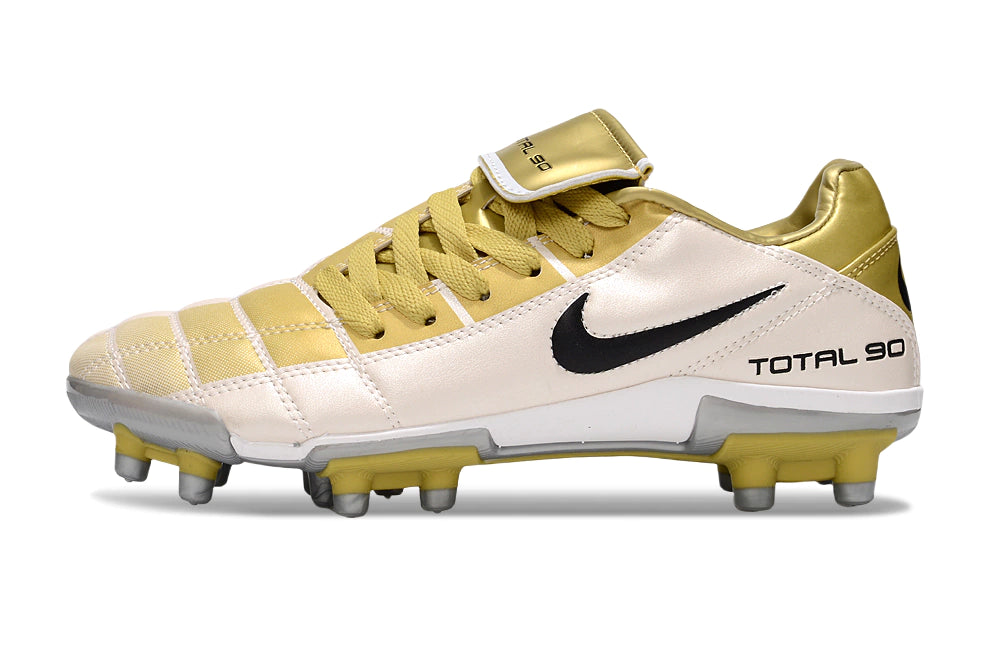 Chuteira Nike Total 90 Campo - Branco/Dourado