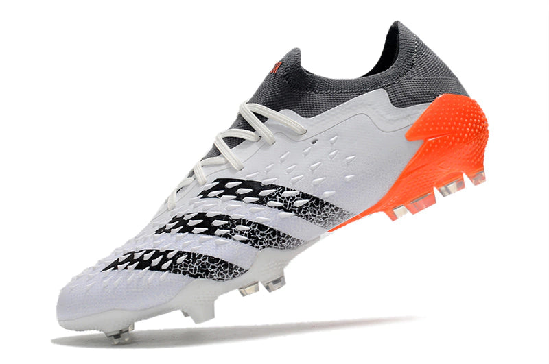 Chuteira Adidas Predator Freak.1 Low Campo FG - Branco/Cinza