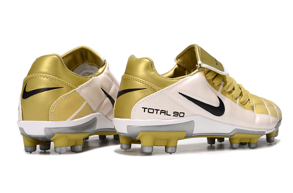 Chuteira Nike Total 90 Campo - Branco/Dourado