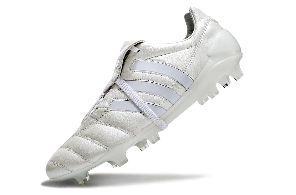 Chuteira Adidas Predator Mania FG - Branco