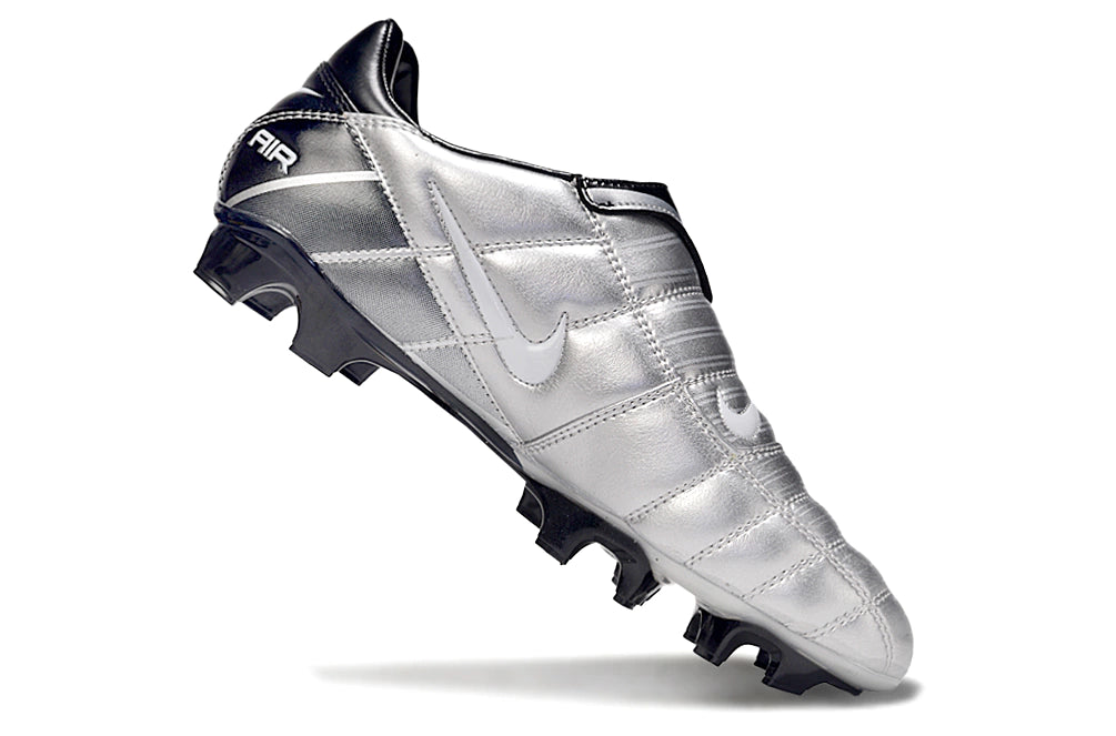 Chuteira Nike Total 90 Campo - Prata/Preto