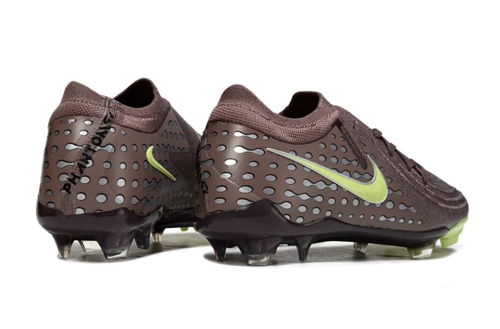 Chuteira Nike Phantom GX2 Elite Campo FG - Marrom