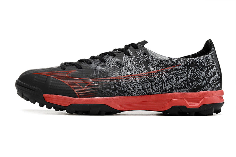 Chuteira Mizuno Alpha Made in Japan Society - Preto/Vermelho
