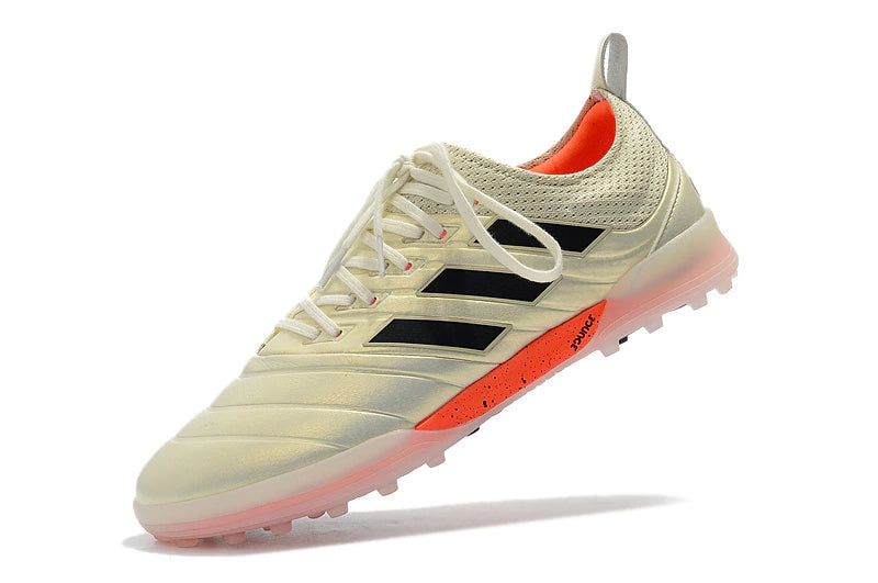 Chuteira Adidas Copa 20.1 Society - Bege/Preto