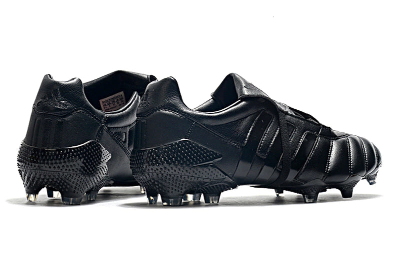 Chuteira Adidas Predator Mania FG "Blackout"