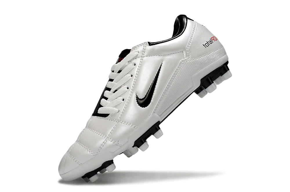 Chuteira Nike Total 90 Campo - Branco/Preto