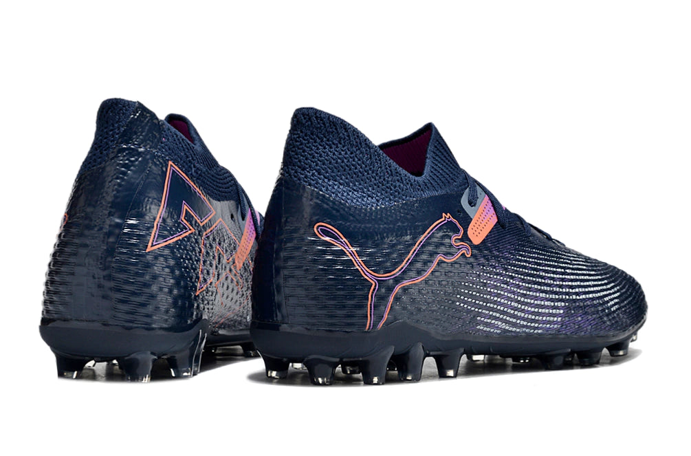 Chuteira Puma Future 7 Match MG - Azul Escuro/Rosa