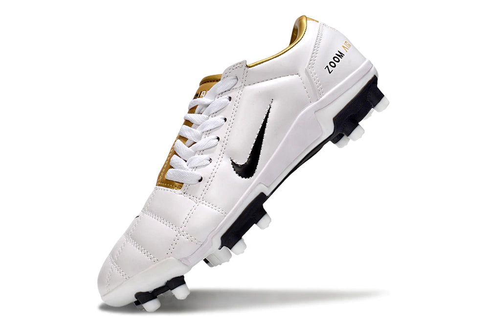 Chuteira Nike Total 90 Campo - Branco/Dourado