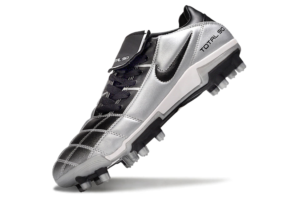 Chuteira Nike Total 90 Campo - Cinza/Preto