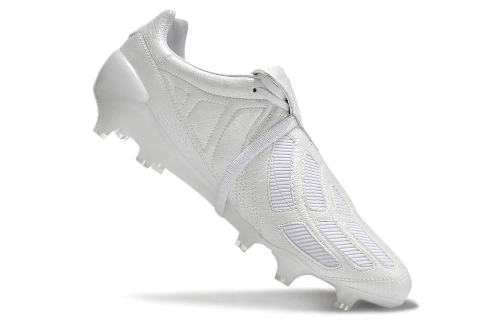 Chuteira Adidas Predator Mania FG - Branco