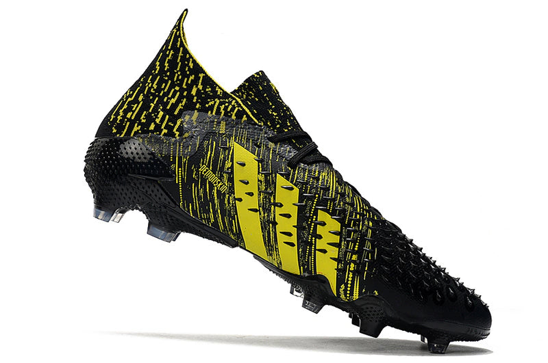 Chuteira Adidas Predator Freak.1 Campo FG - Preto/Amarelo