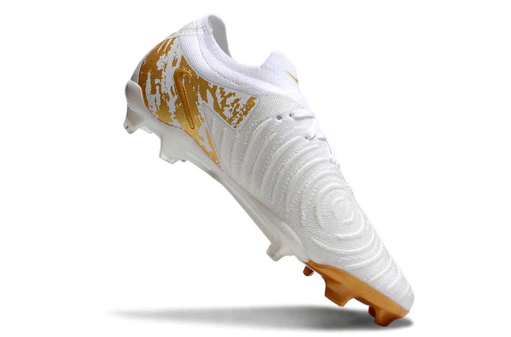 Chuteira Nike Phantom GX2 Elite Campo FG - Branco/Dourado