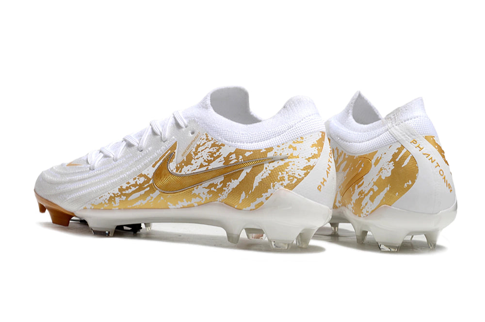 Chuteira Nike Phantom GX2 Elite Campo FG - Branco/Dourado