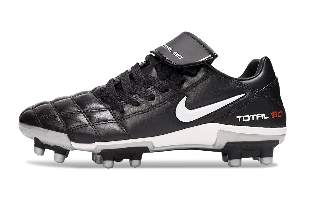 Chuteira Nike Total 90 Campo - Preto/Branco