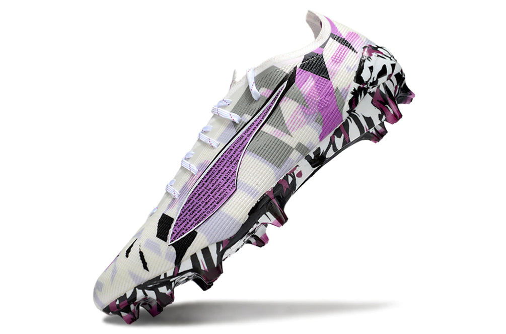 Chuteira Puma Ultra 5 Campo FG - Branco/Preto/Rosa