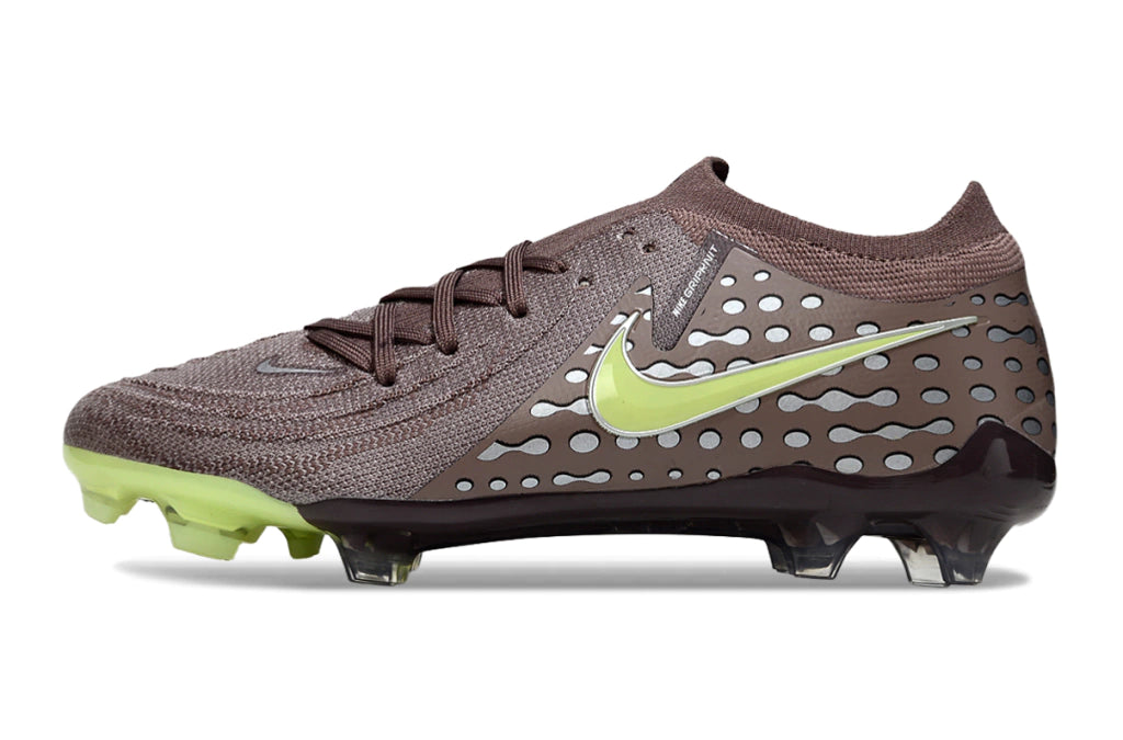 Chuteira Nike Phantom GX2 Elite Campo FG - Marrom