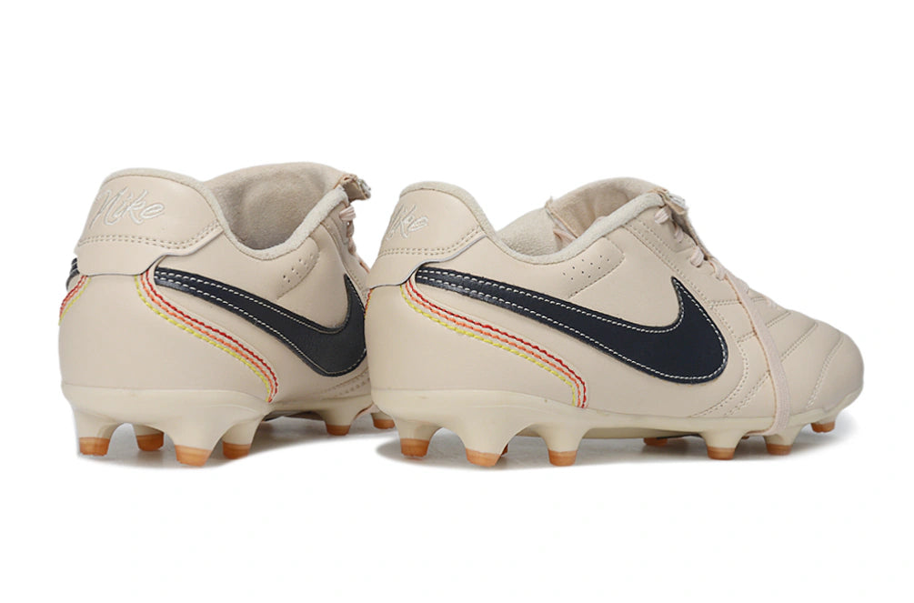 Chuteira Nike Tiempo Ligera Pro FG