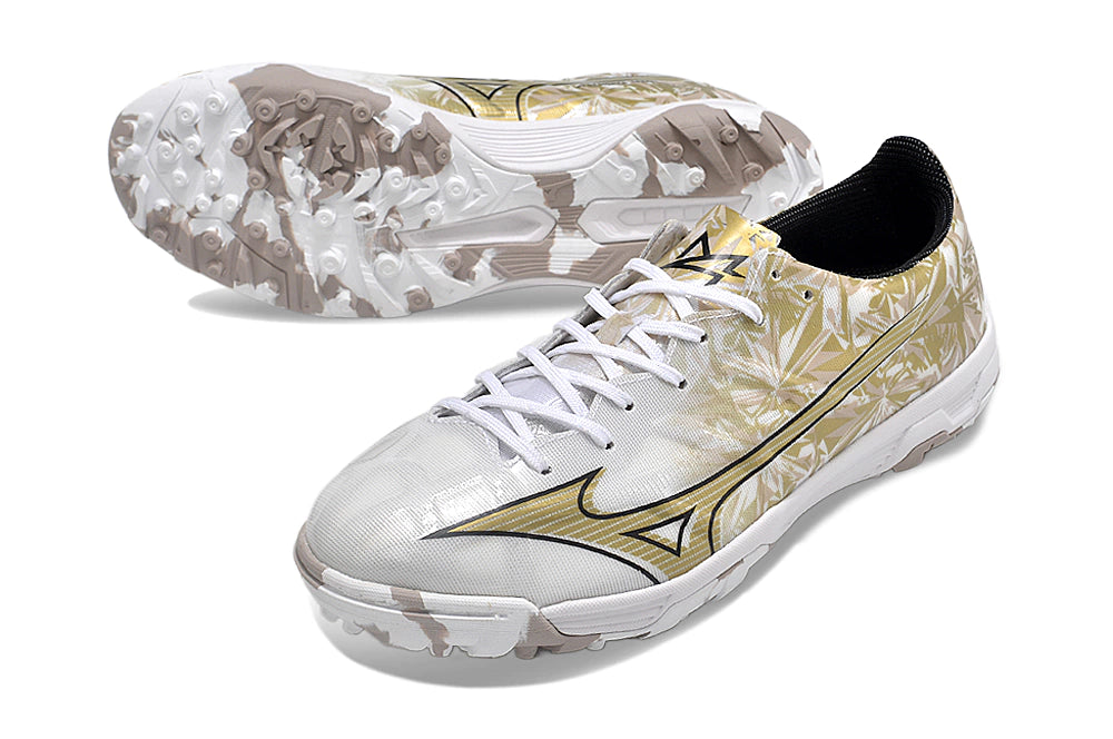 Chuteira Mizuno Alpha Made in Japan Society - Dourado/Branco