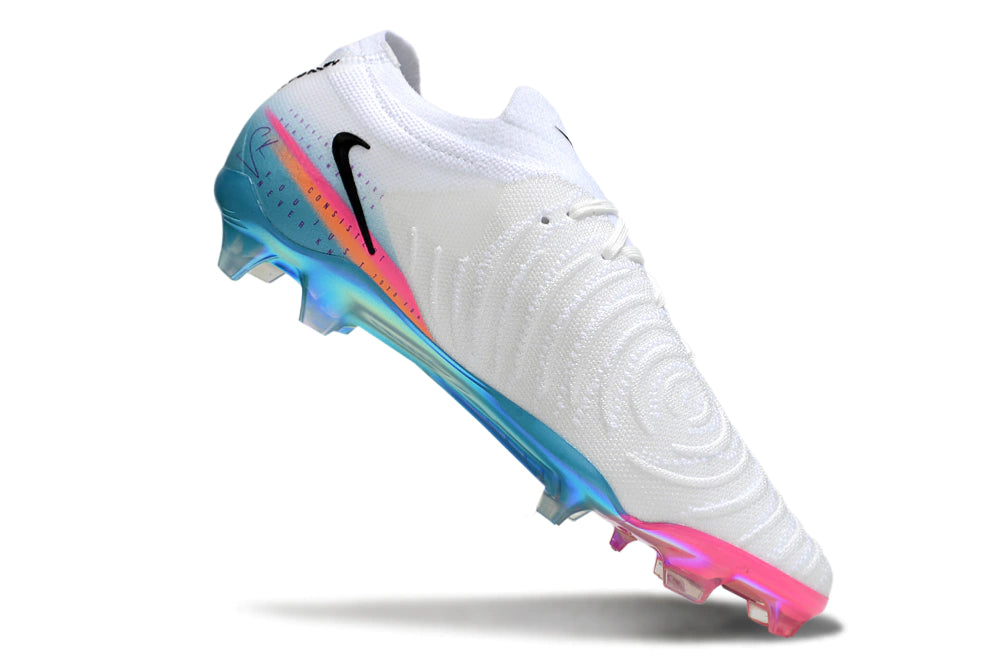 Chuteira Nike Phantom GX2 Elite Campo FG - Branco/ Rosa