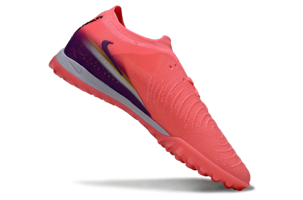 Chuteira Nike Phantom GX 2 Elite Society TF - Rosa