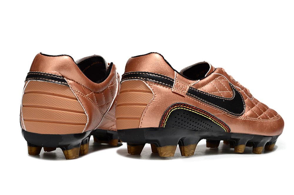 Chuteira Nike Tiempo Legend 10R Elite Campo - Marrom