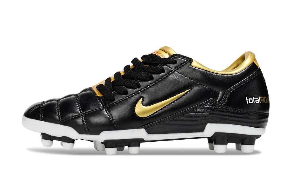 Chuteira Nike Total 90 Campo - Preto/Dourado