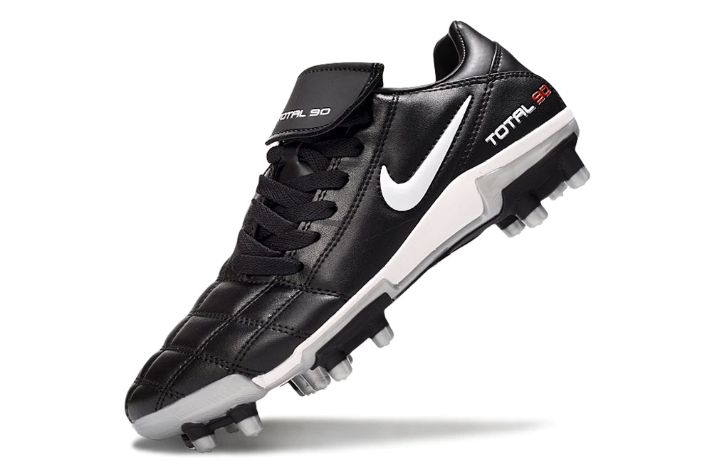 Chuteira Nike Total 90 Campo - Preto/Branco