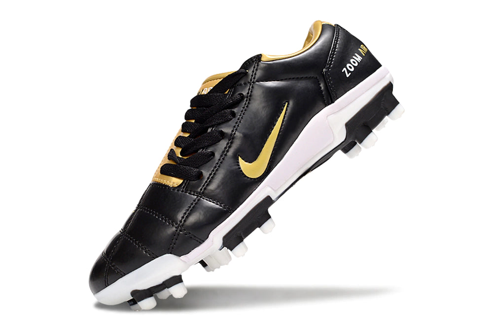 Chuteira Nike Total 90 Campo - Preto/Dourado