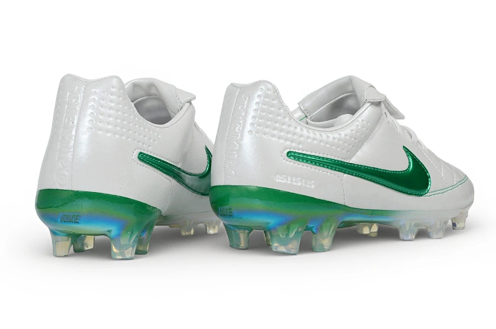 Chuteira Nike Tiempo Legend R10 FG - Branco