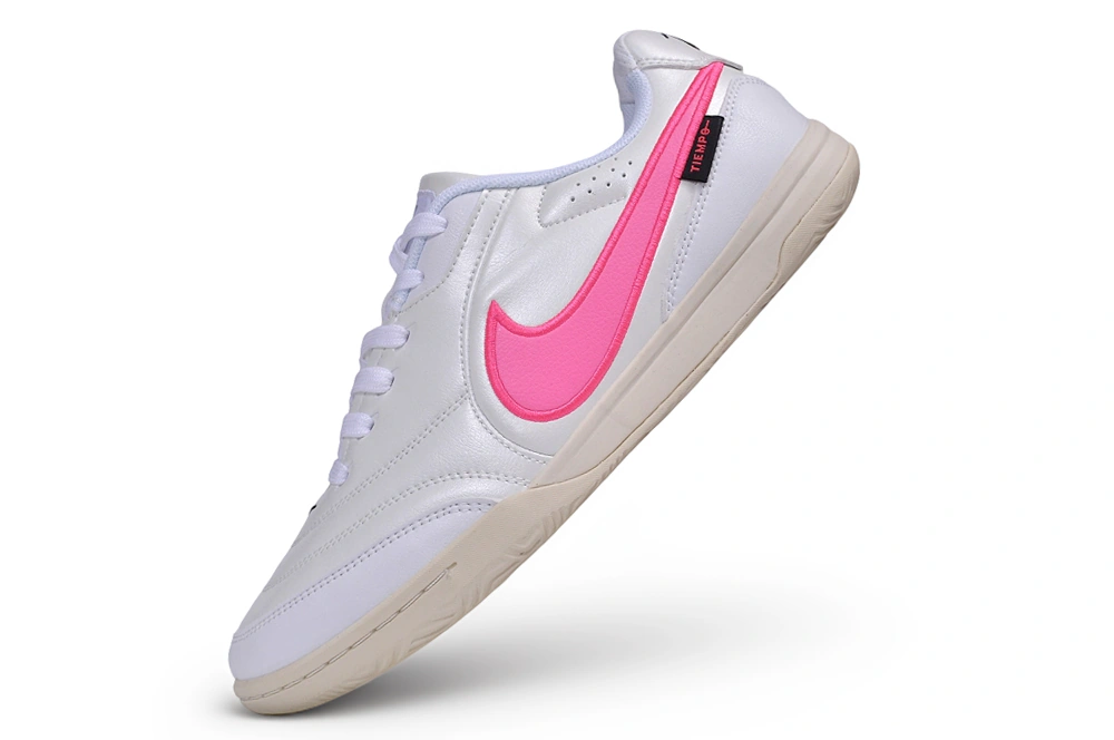 Chuteira Nike Tiempo Street Gato IC - Branco/Rosa