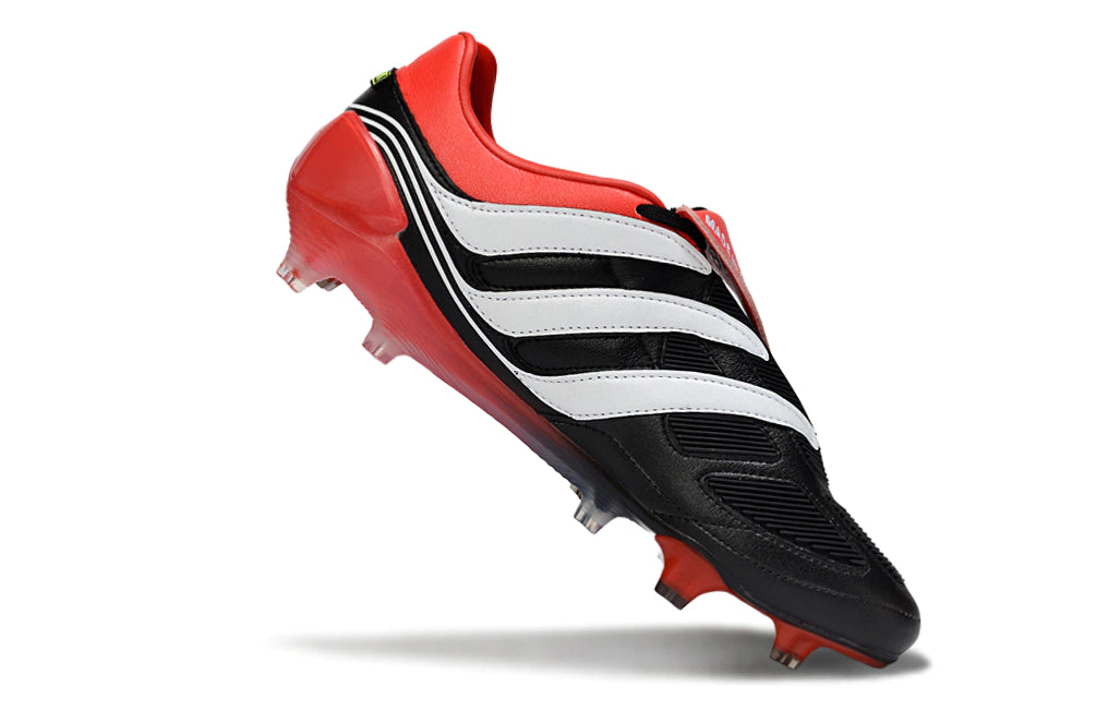 Chuteira Adidas Predator Precision FG - Preto/Branco