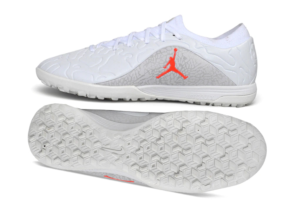 Chuteira Nike Tiempo Maestro TF - Branco