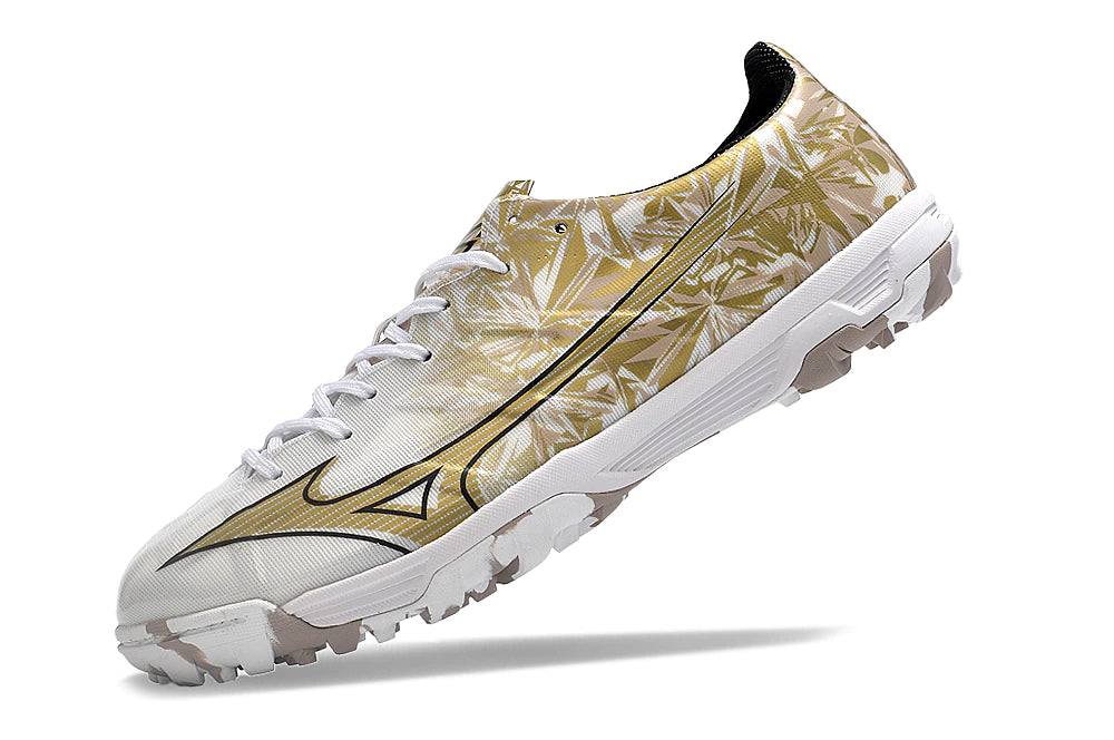 Chuteira Mizuno Alpha Made in Japan Society - Dourado/Branco