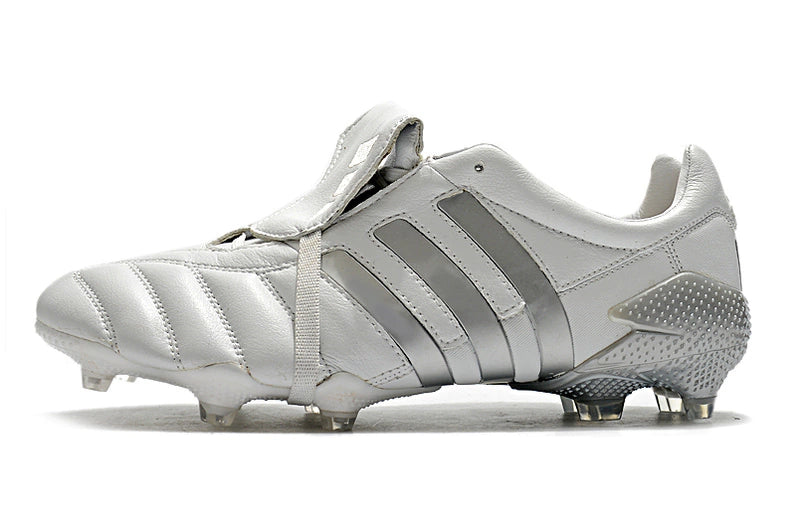 Chuteira Adidas Predator Mania FG - Branco
