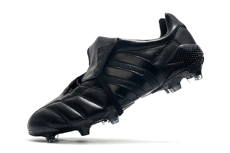Chuteira Adidas Predator Mania FG "Blackout"