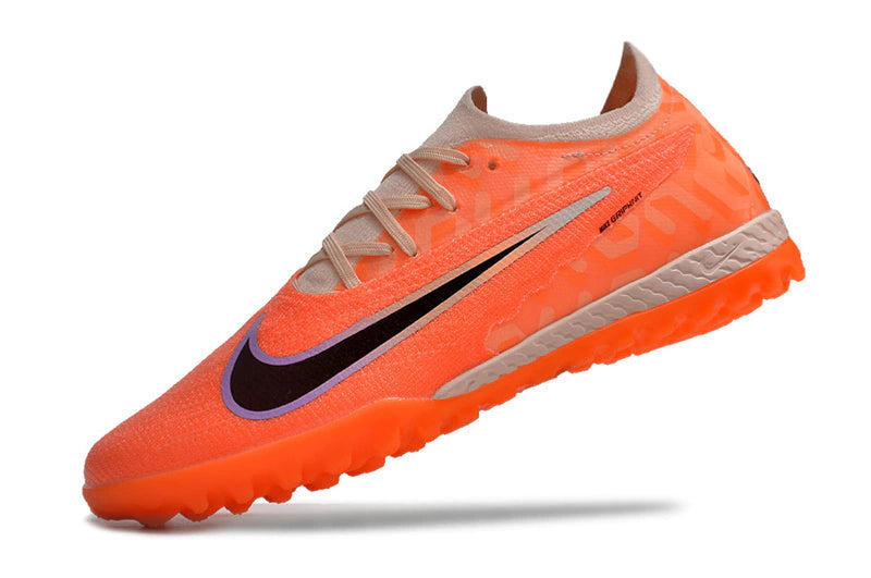 Chuteira Nike Phantom GX Elite Society TF "United Pack"