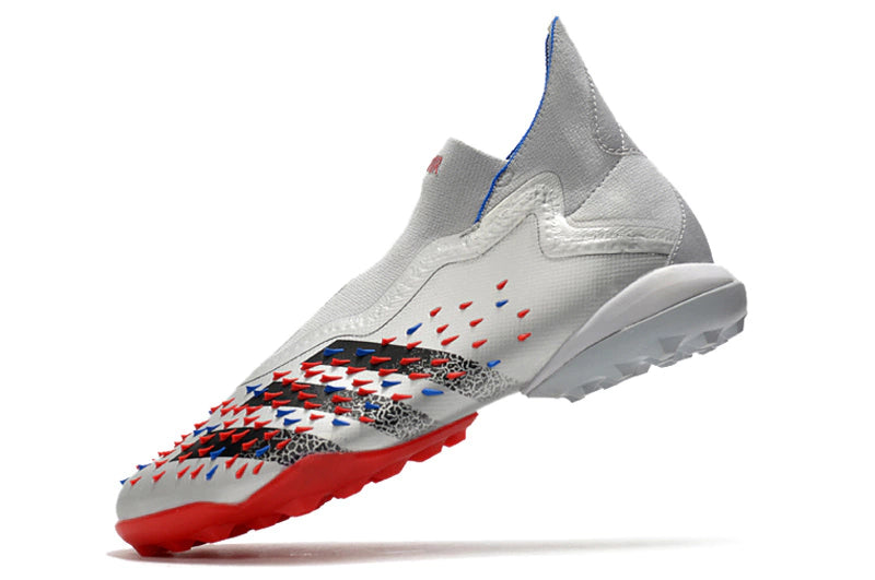Chuteira Adidas Predator Freak+ Society "Showpiece"