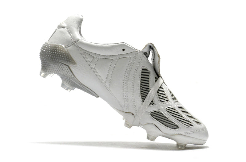 Chuteira Adidas Predator Mania FG - Branco