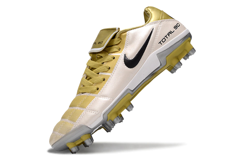 Chuteira Nike Total 90 Campo - Branco/Dourado