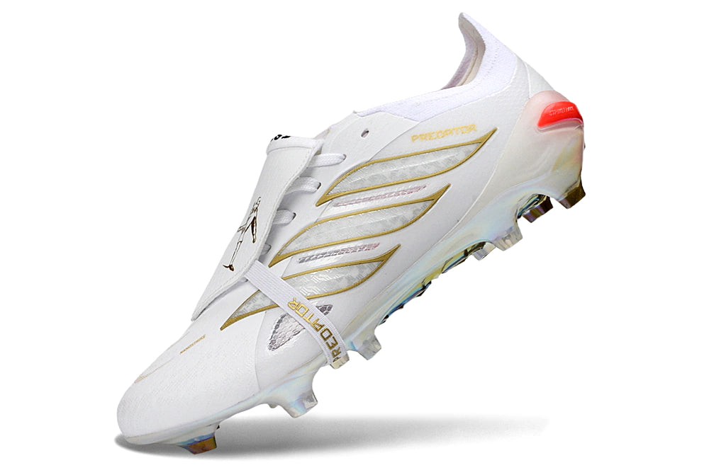 Chuteira Adidas Predator Tongue 26 Elite FG - Branco/Dourado