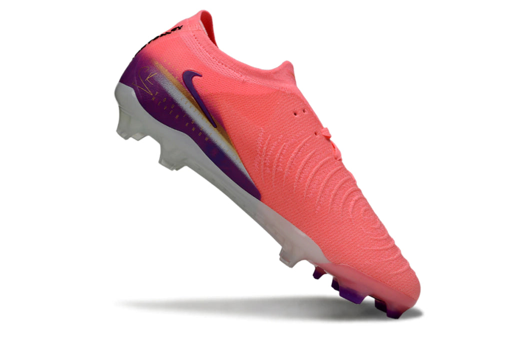 Chuteira Nike Phantom GX2 Elite Campo FG - Rosa