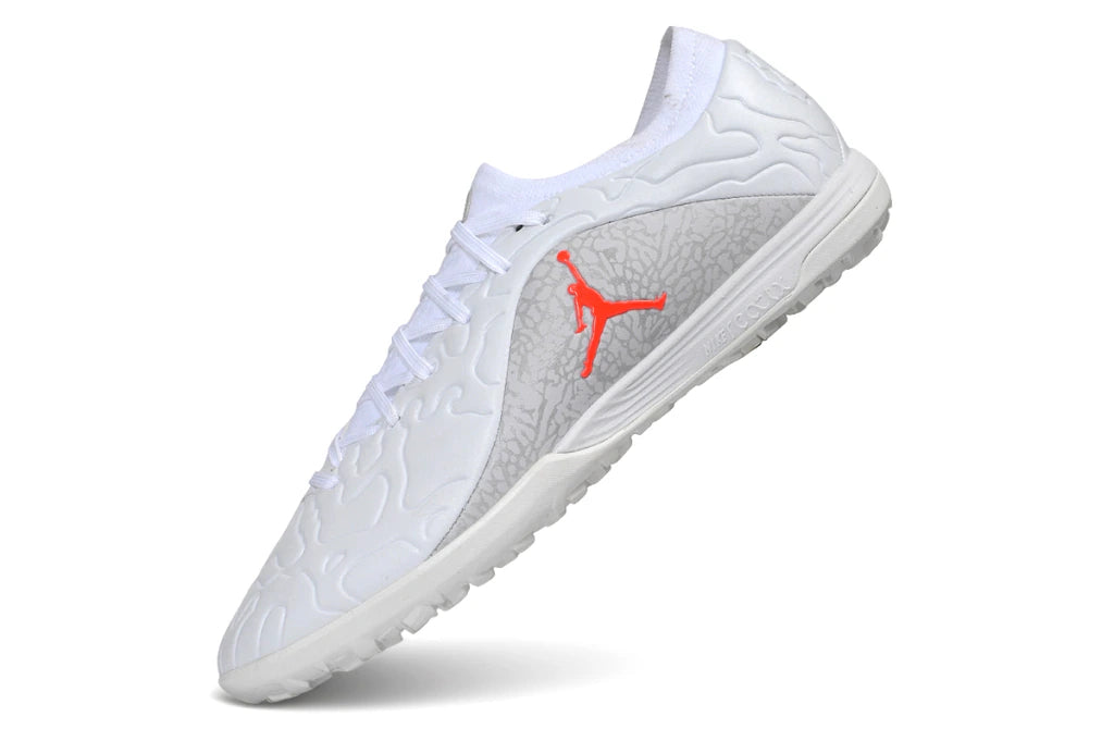 Chuteira Nike Tiempo Maestro TF - Branco