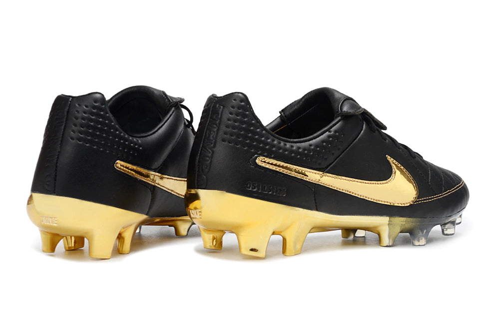 Chuteira Nike Tiempo Legend R10 FG - Preto
