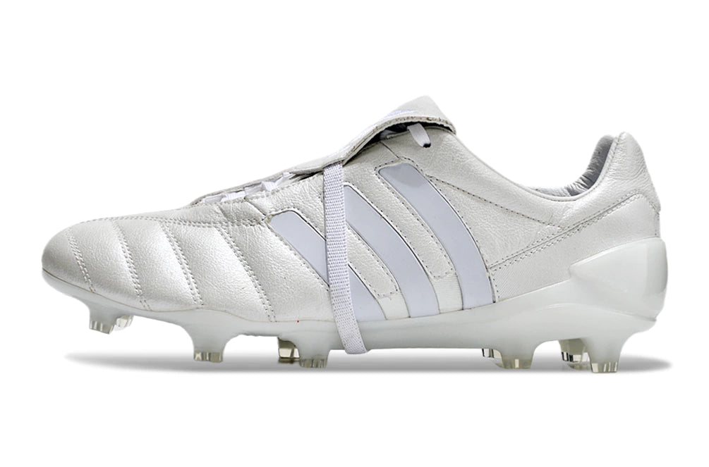 Chuteira Adidas Predator Mania FG - Branco