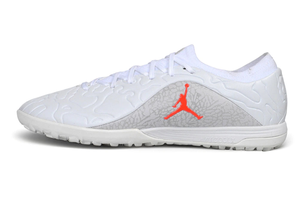 Chuteira Nike Tiempo Maestro TF - Branco